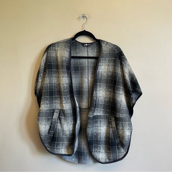 The North Face XS/TP plaid black white cabincore fleece short sleeve overcoat - Picture 1 of 7